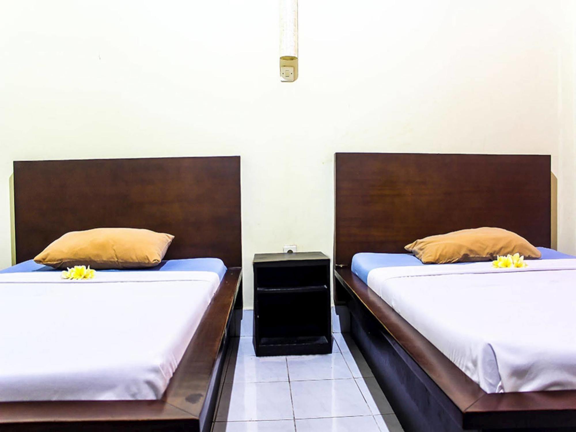 Budhi Beach Inn Kuta  Exterior photo